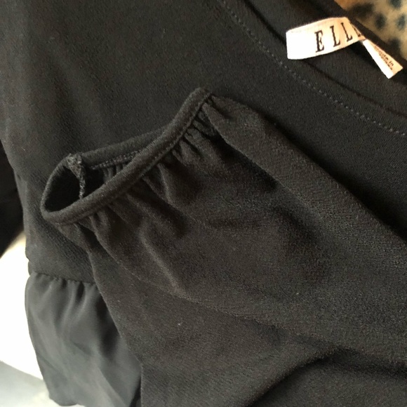 EUC! Women’s Elle Long Sleeve Ruffle Top Blouse - Picture 4 of 6